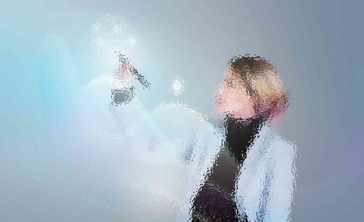 Integrating Augmented Reality into Knowledge Transfer for Enhanced Learning